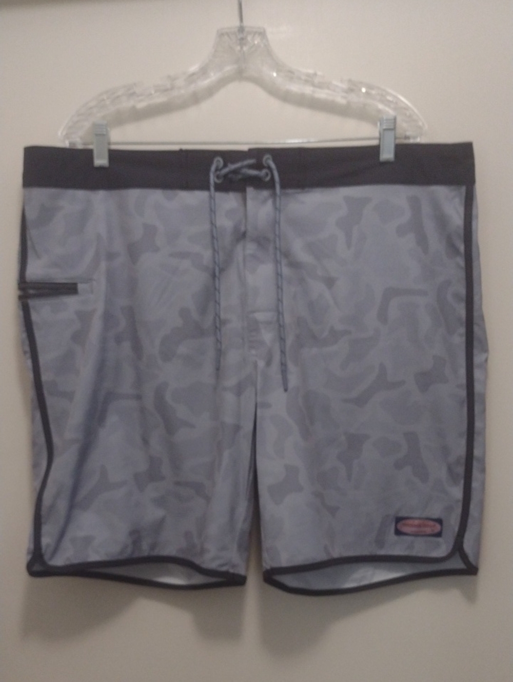 Vineyard Vines Gray Camo Drawstring Performance Shorts (J1123)